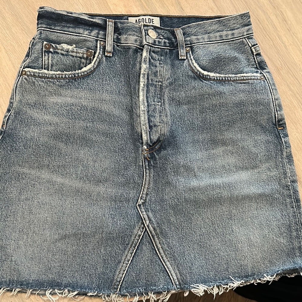 AGOLDE Ada distressed organic denim mini skirt